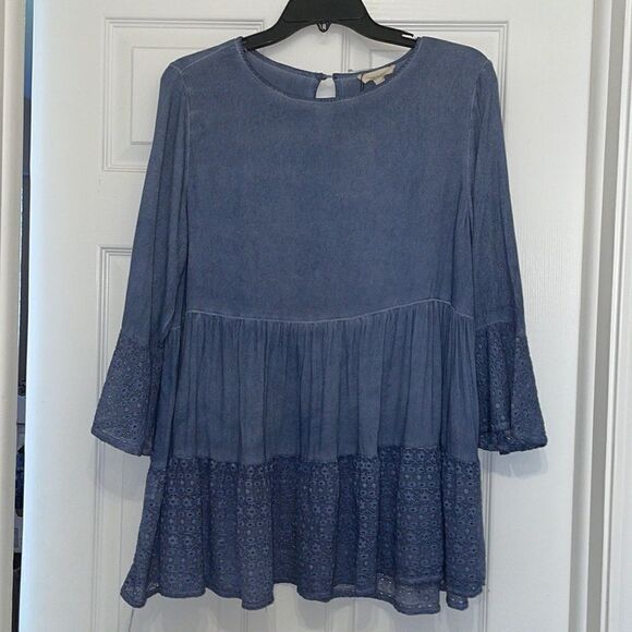 ✨Crescent Dusty Blue 3/4 Sleeve Ruffle Top, NWT - Picture 1 of 8